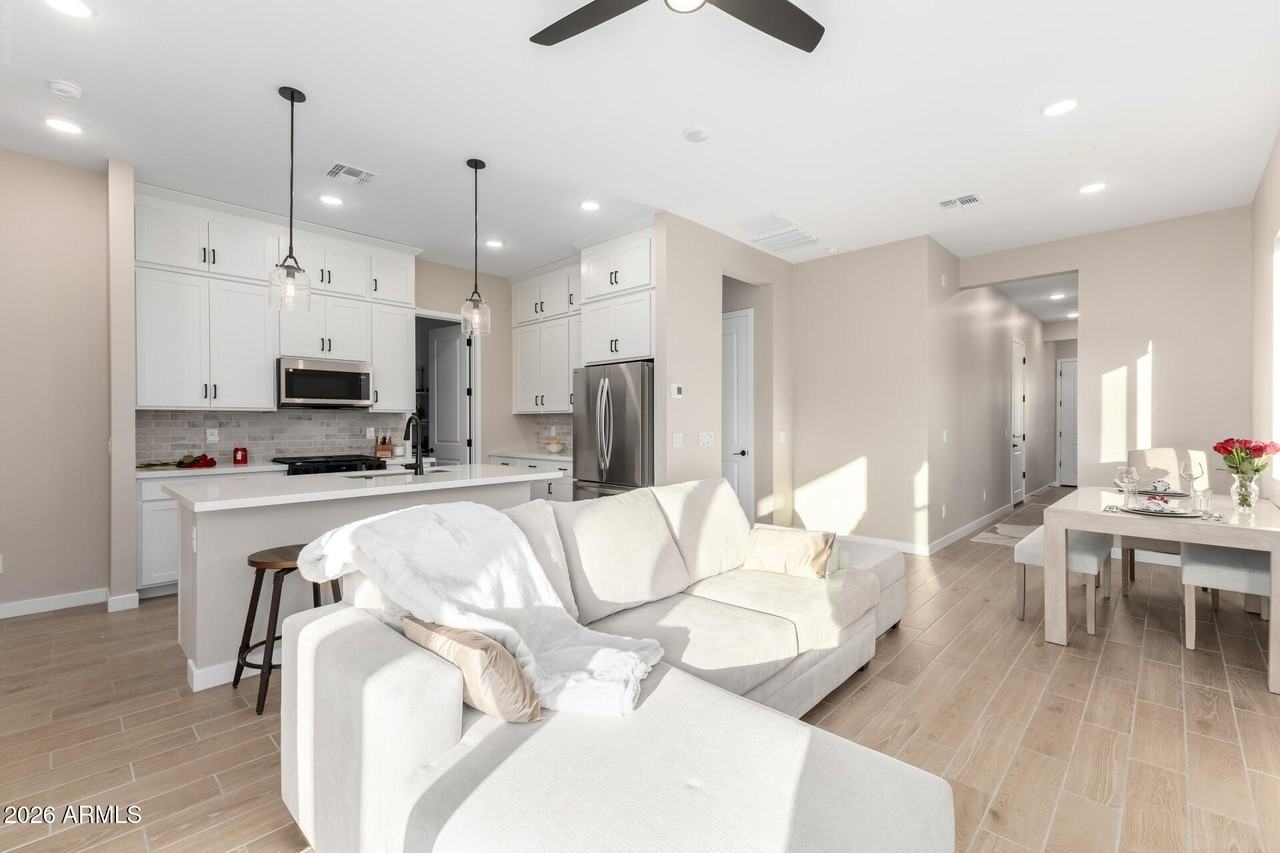 5676 N 205th Ln - Photo 5 of 33