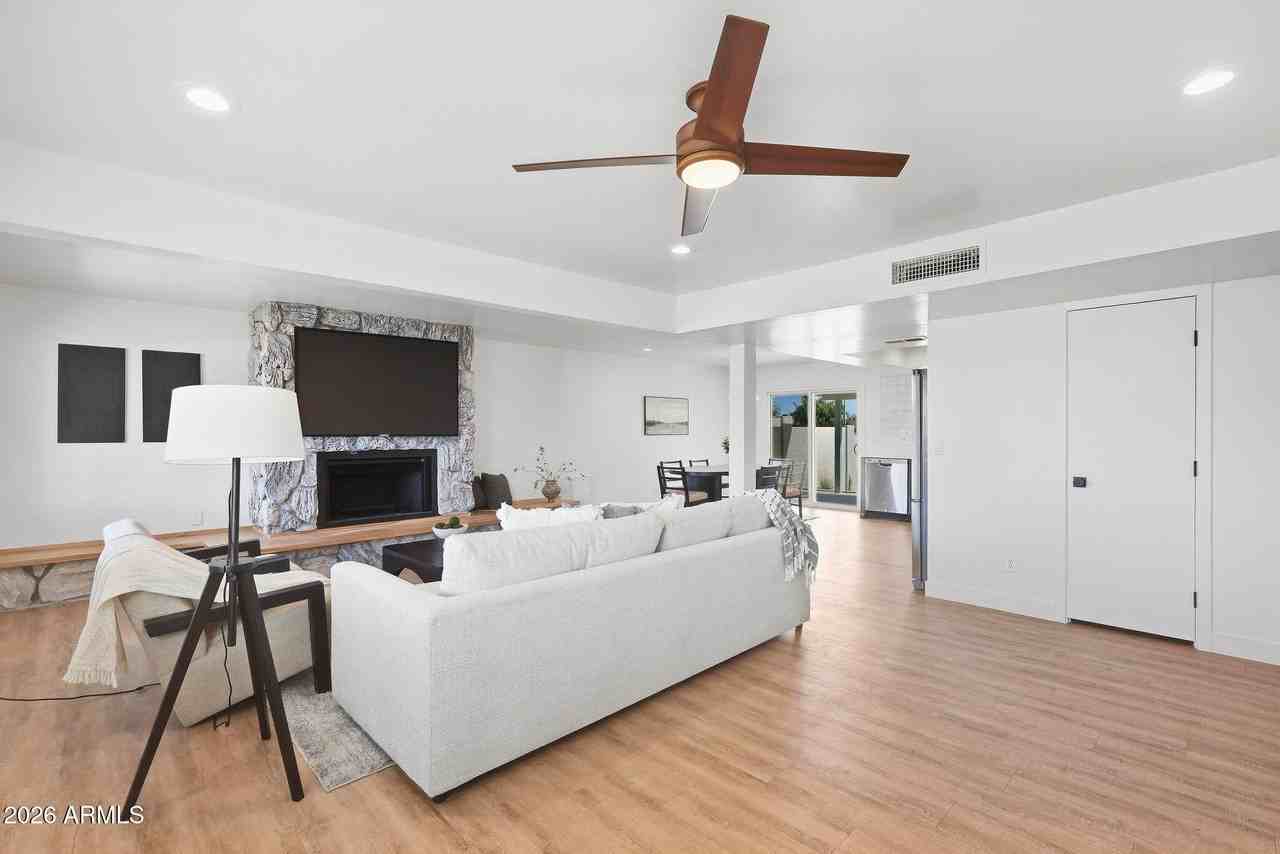1 N Cottonwood Dr - Photo 4 of 41
