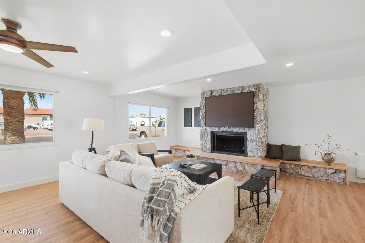 1 N Cottonwood Dr - Photo 5 of 41