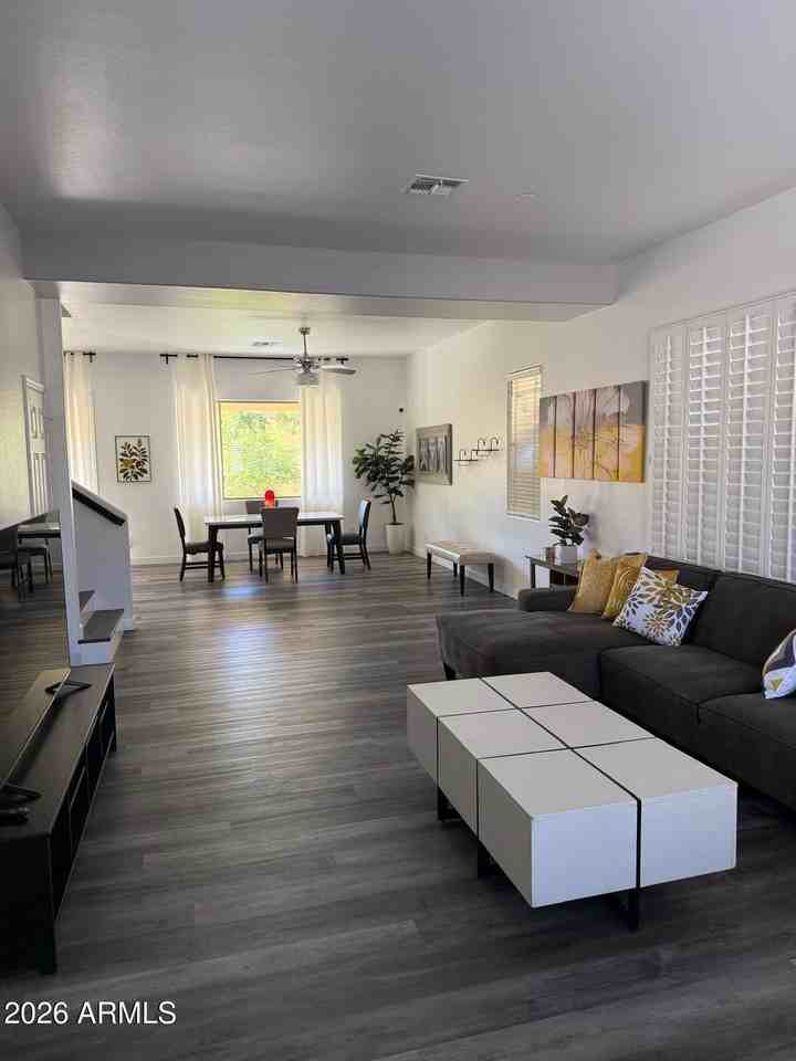 1912 W Olive Way - Photo 4 of 28