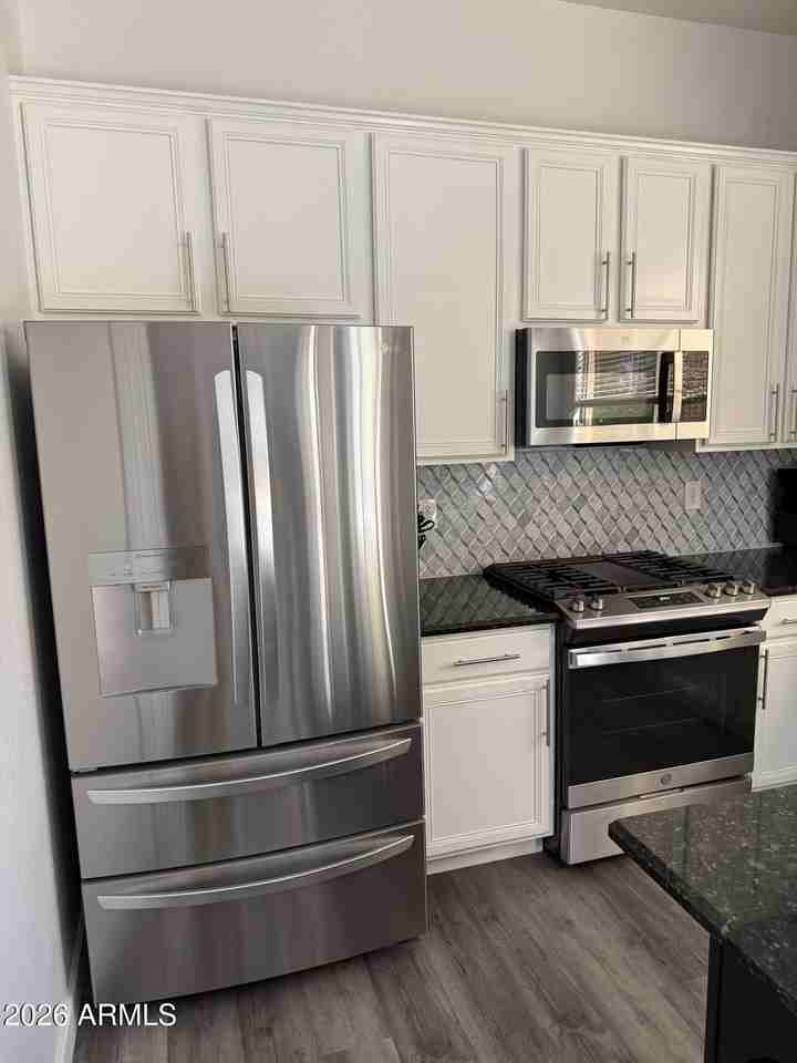 1912 W Olive Way - Photo 6 of 28