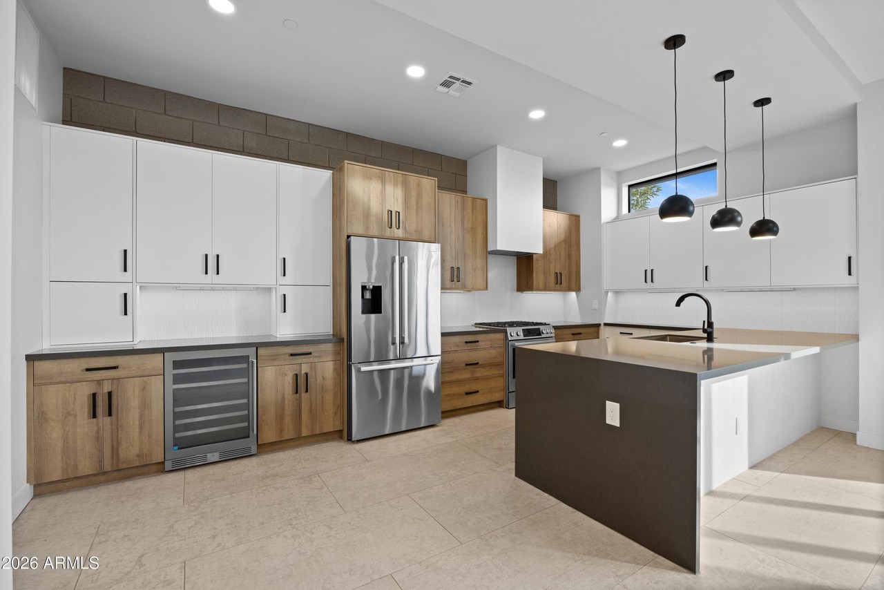 377 E Windsor Ave #21 - Photo 5 of 20