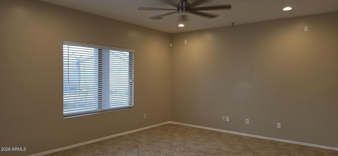 16534 W Lilac St - Photo 6 of 26