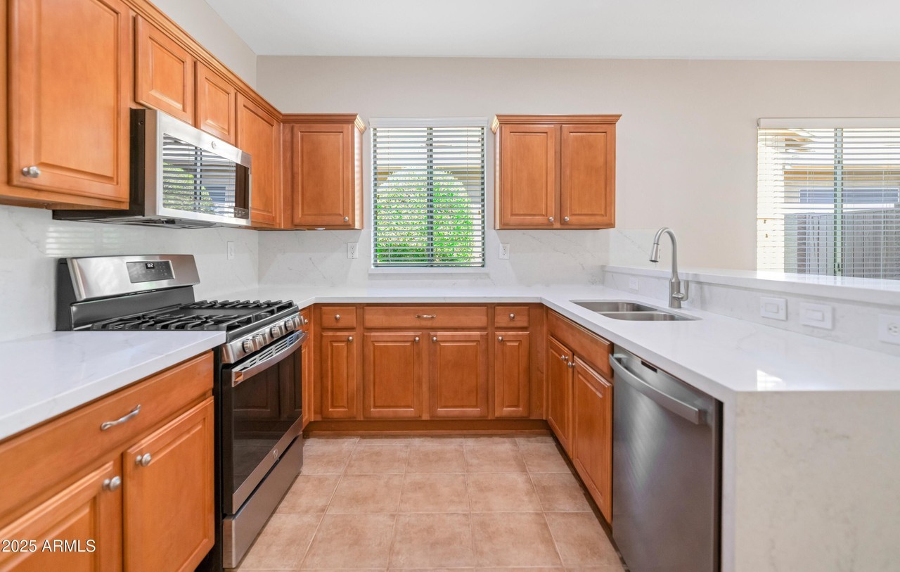 1760 W Morse Dr - Photo 3 of 50