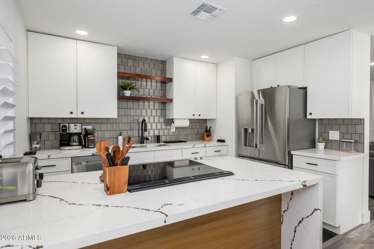 5227 N 24th St #101 - Photo 5 of 19