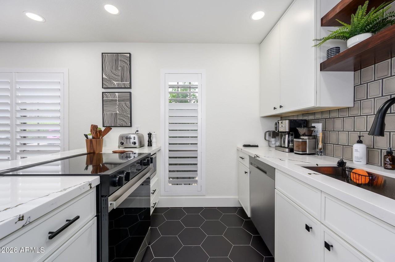 5227 N 24th St #101 - Photo 6 of 19