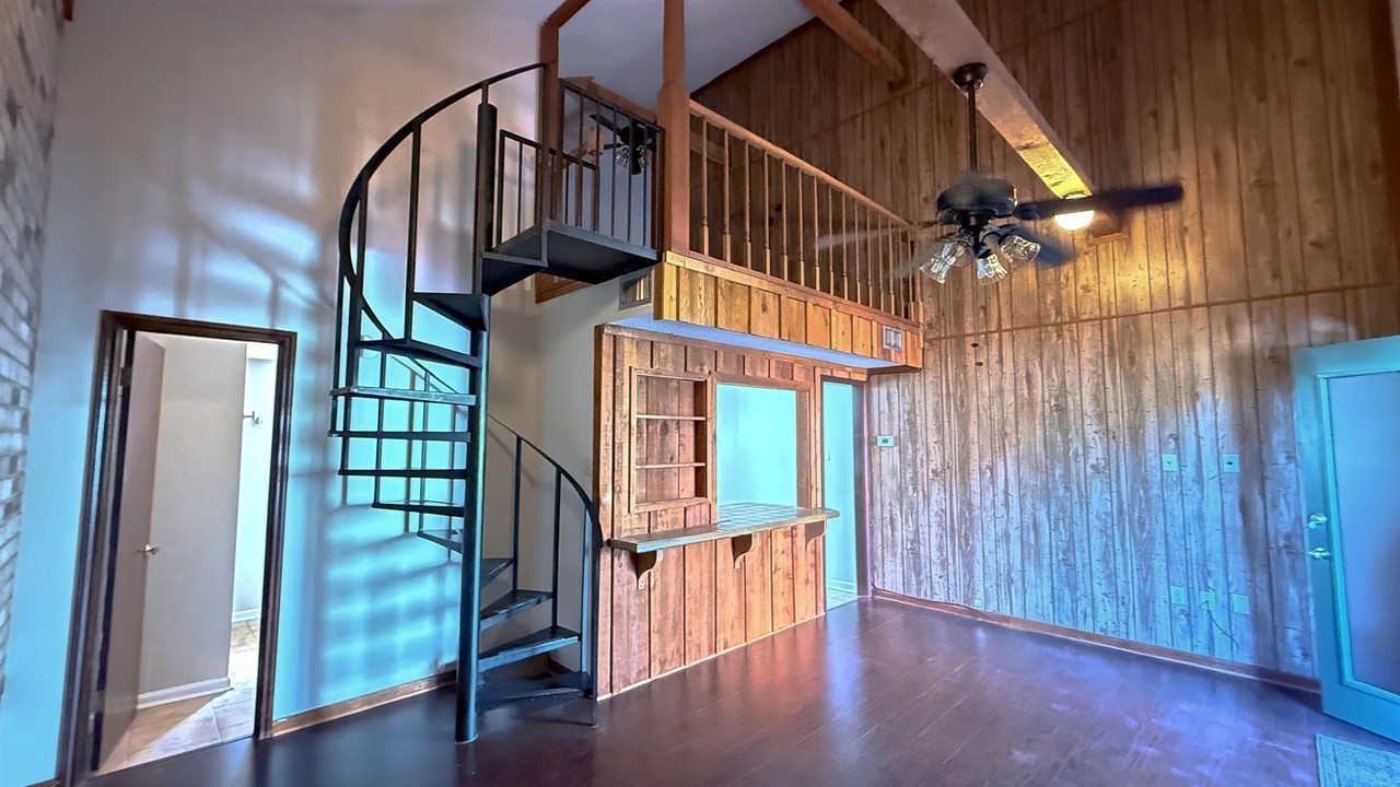 112 Palm Pl Apt A - Photo 2 of 5