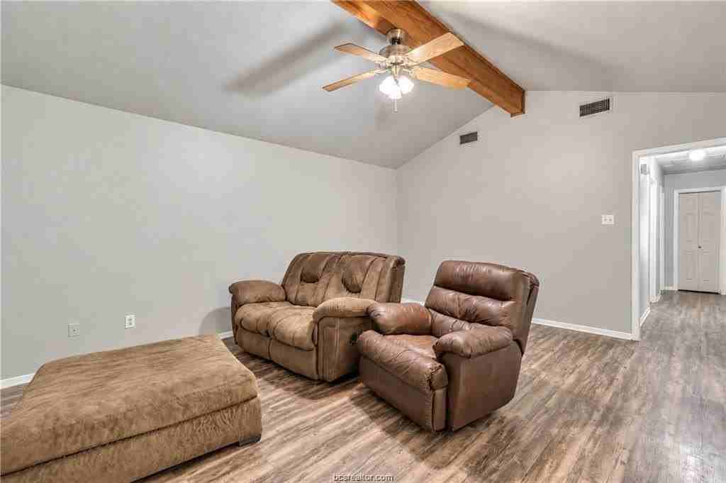 3403 Coastal Dr - Photo 3 of 15