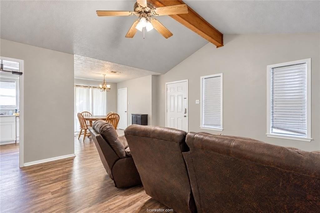 3403 Coastal Dr - Photo 4 of 15