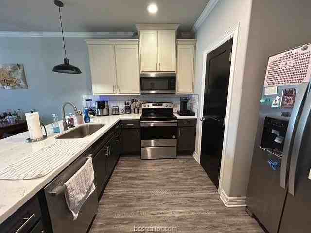 808 Fairview Ave #B - Photo 5 of 23
