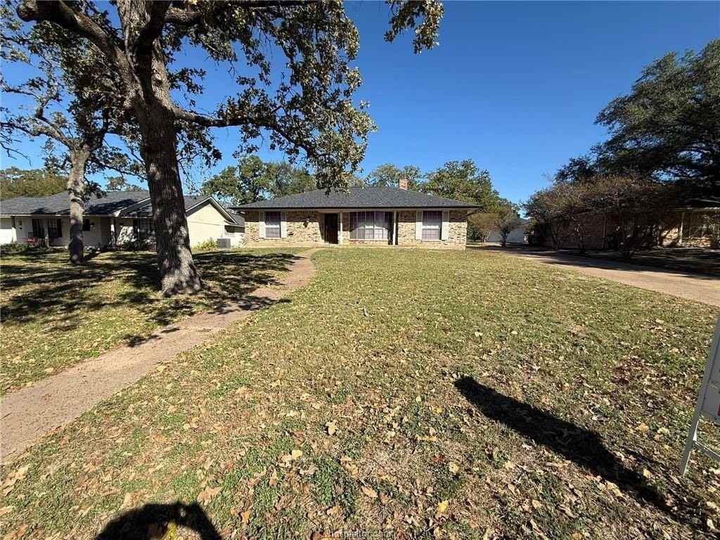 2007 Southwood Dr - Photo 2 of 19