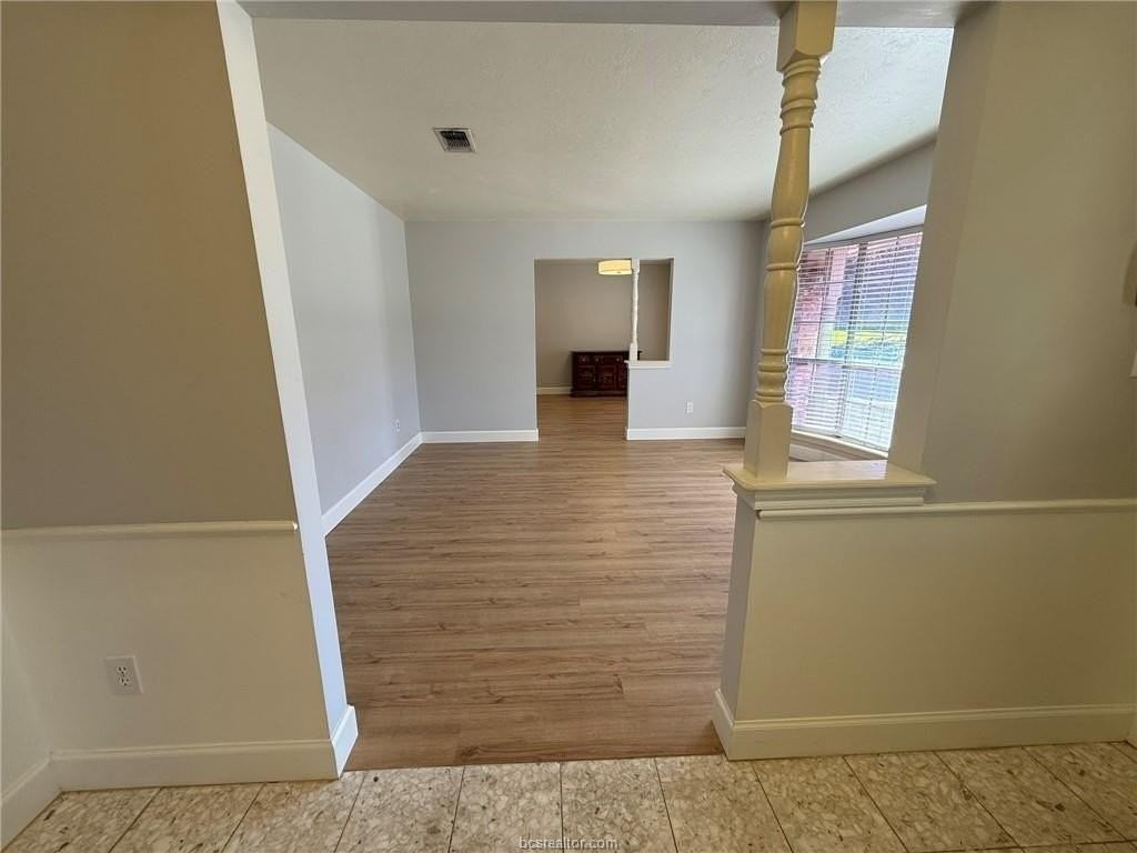 2007 Southwood Dr - Photo 4 of 19