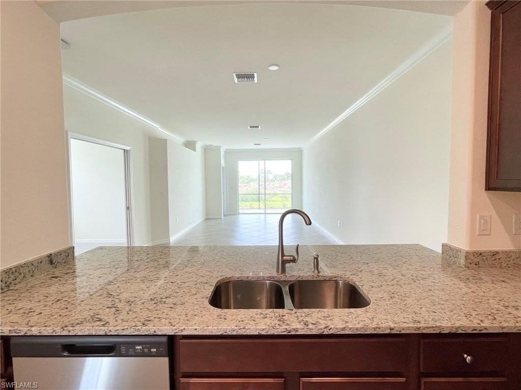 17781 Woodland Ct - Photo 5 of 21