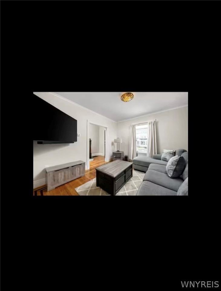 284 Hoyt St - Photo 3 of 12