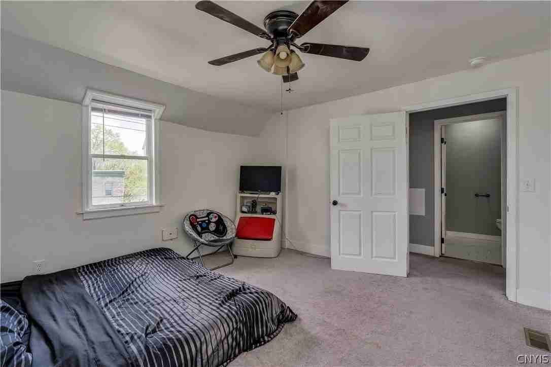 16 Liberty St - Photo 7 of 48