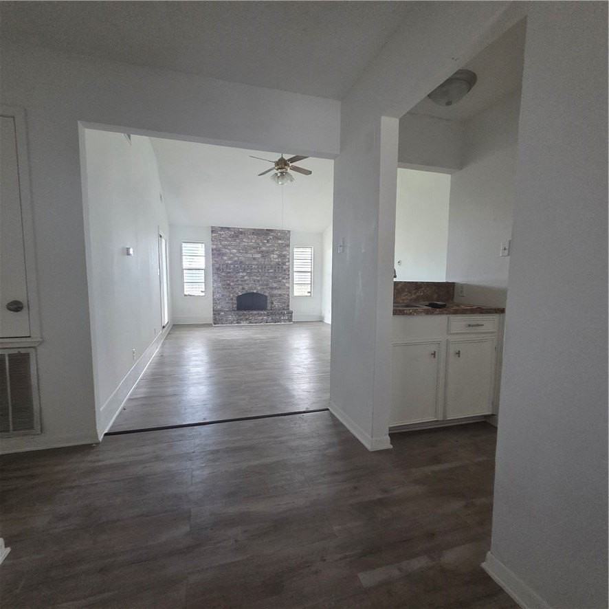 4350 Woodland Creek Dr - Photo 3 of 16