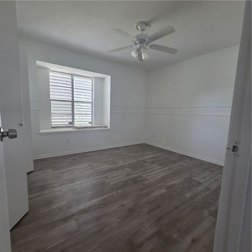 4350 Woodland Creek Dr - Photo 4 of 16