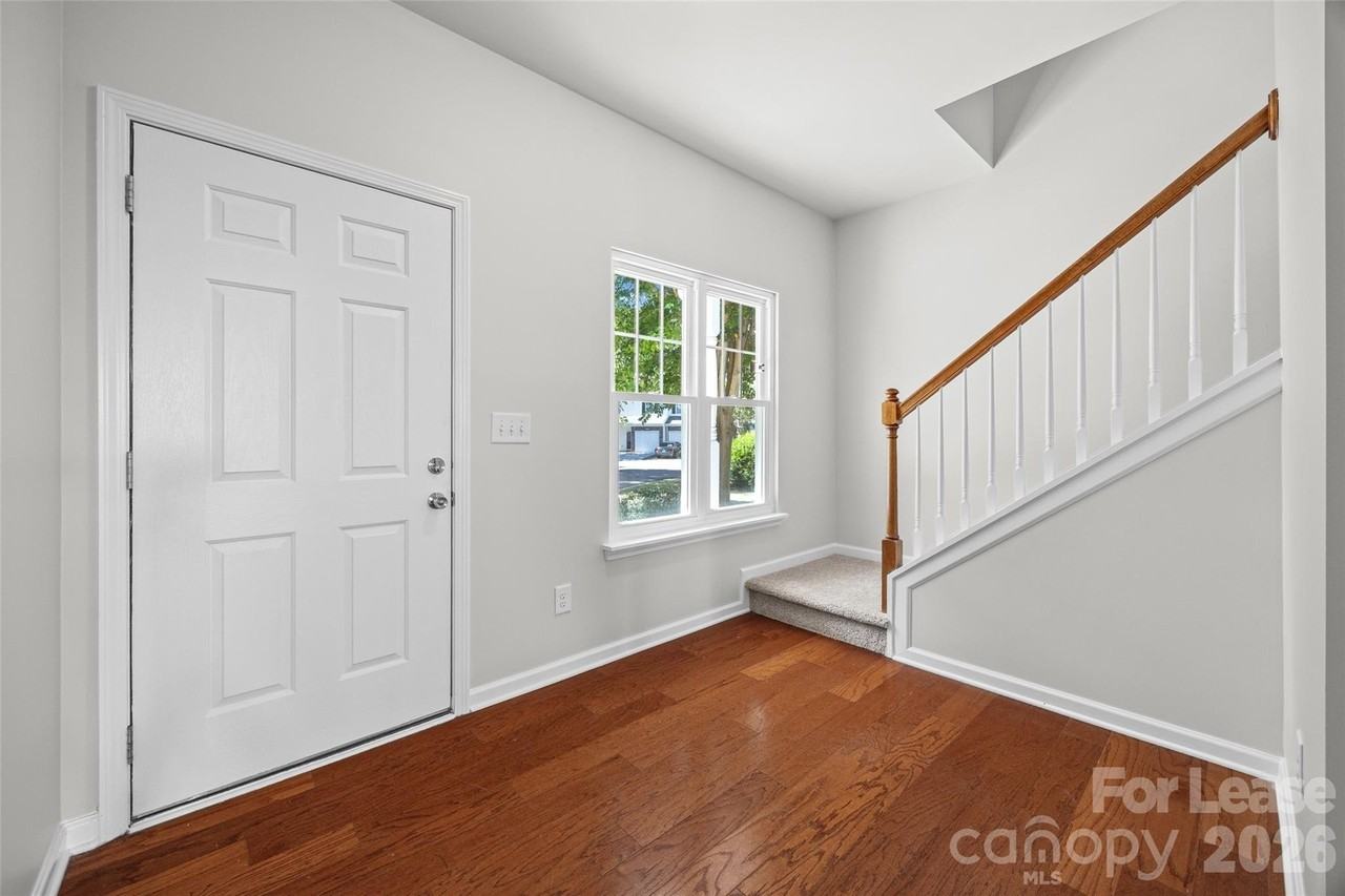 305 Sandy Spring Ln - Photo 3 of 37