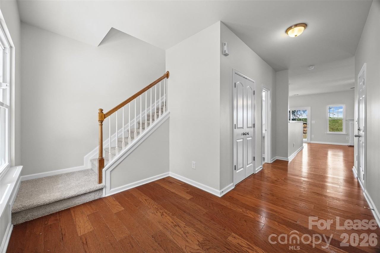 305 Sandy Spring Ln - Photo 4 of 37