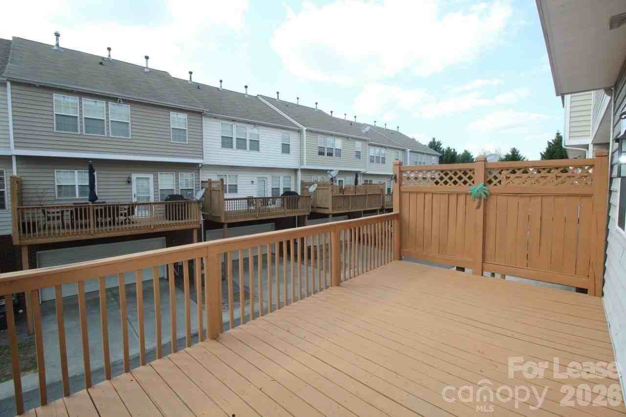 11324 Costigan Ln - Photo 7 of 26