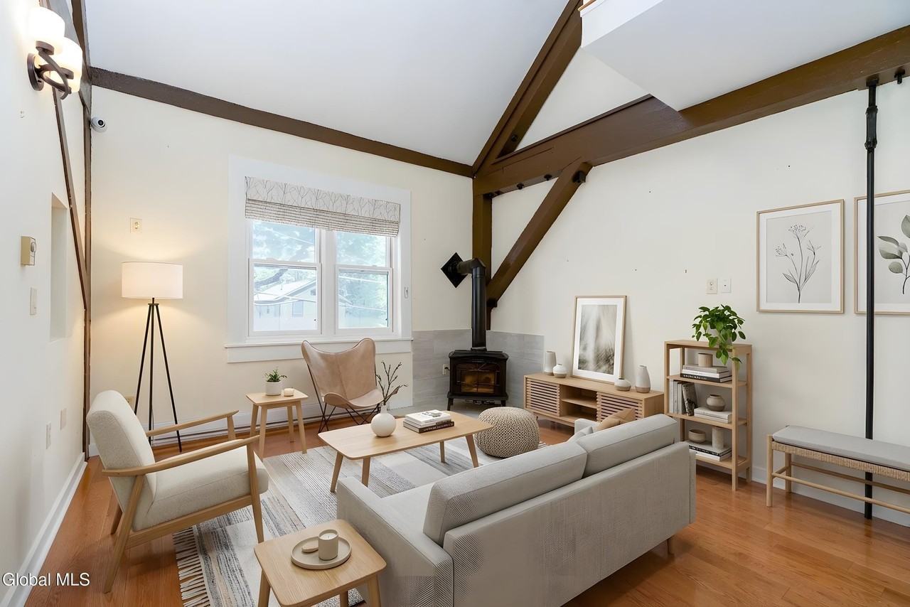 37 Clark St #4 - Photo 4 of 22