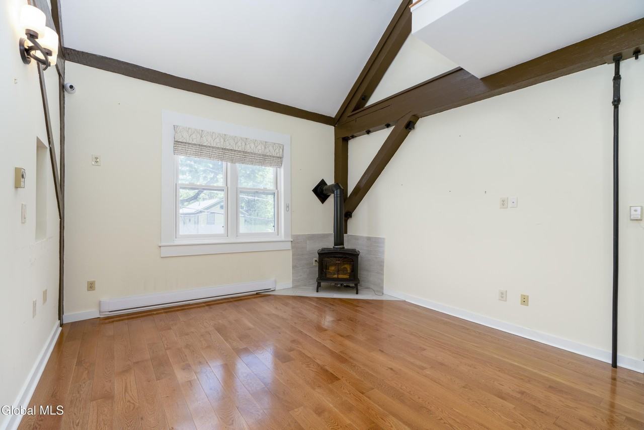 37 Clark St #4 - Photo 5 of 22