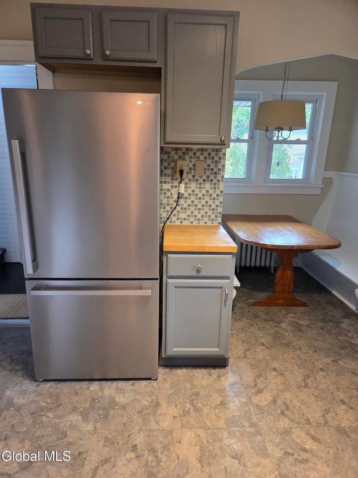 3 Fairlawn Ave #2 - Photo 3 of 11