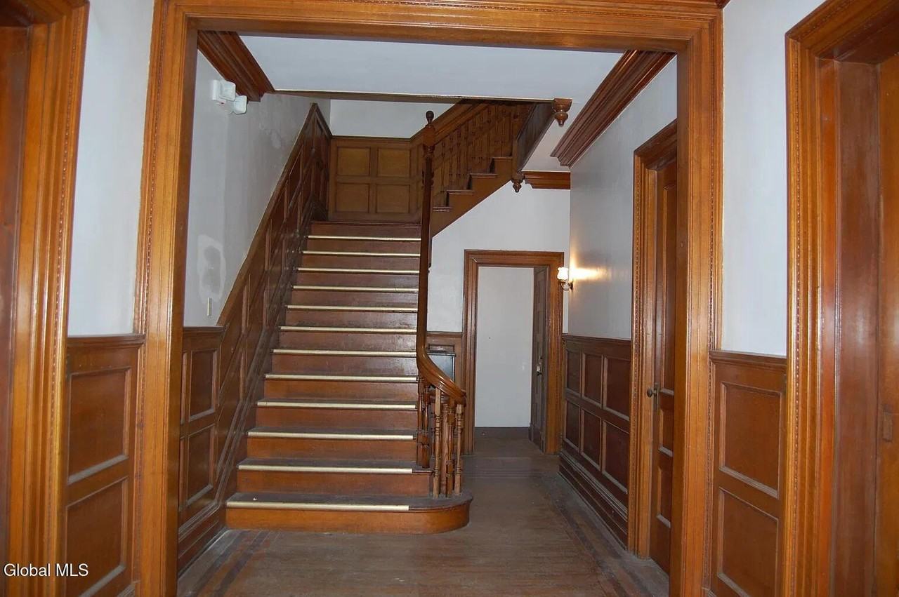 1154 Madison Ave #6 - Photo 2 of 18