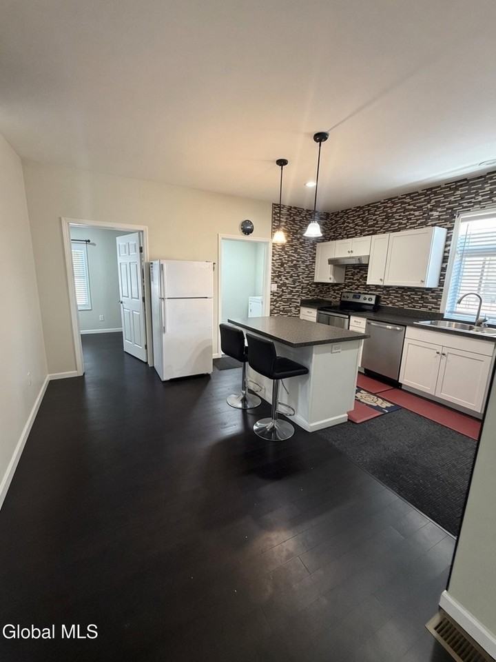 101 Prospect St #1 - Photo 3 of 15