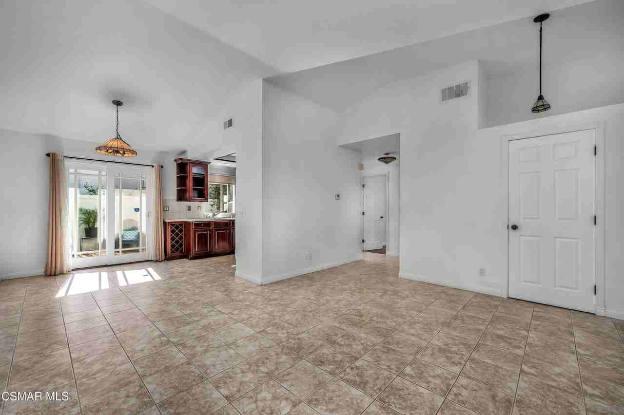 6818 Poppyview Dr - Photo 3 of 25