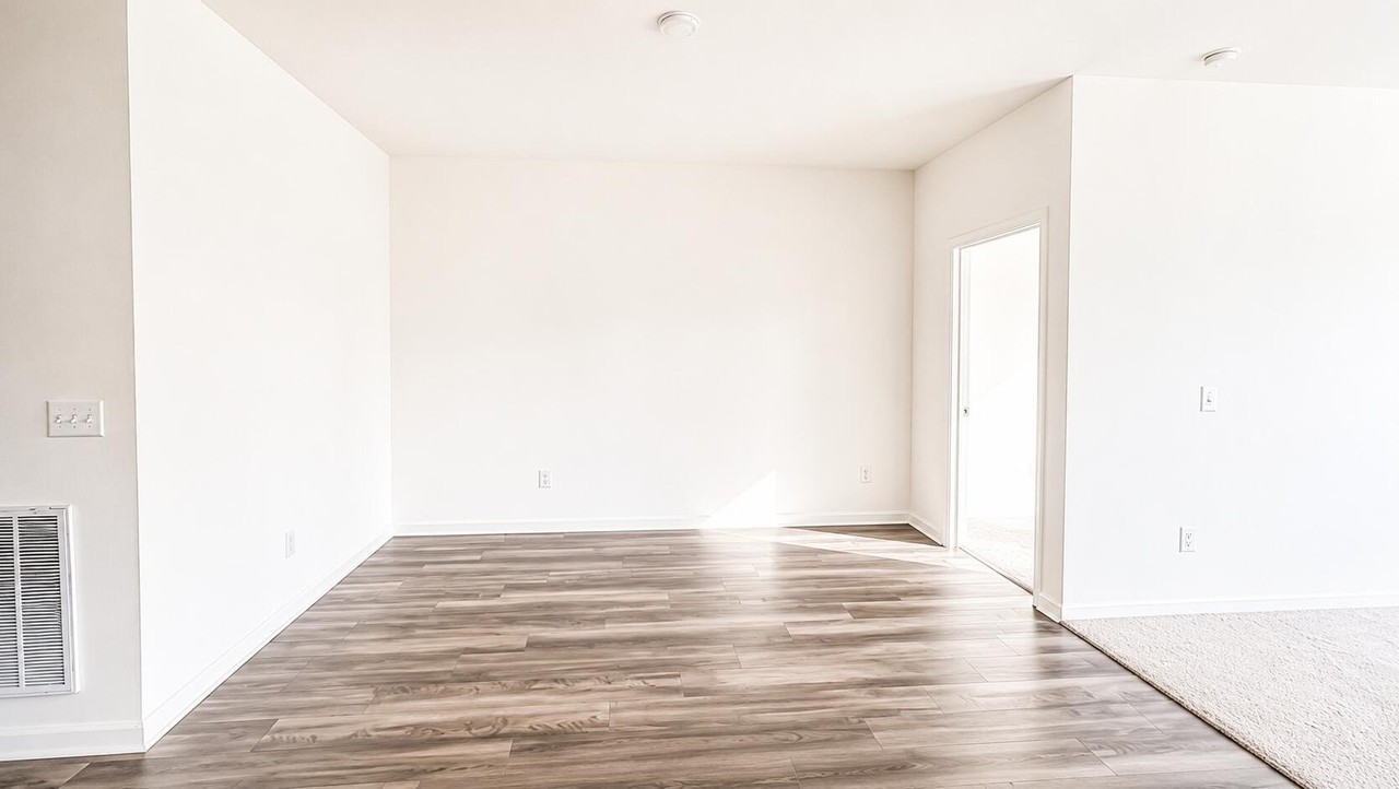 512 Pender Woods Dr - Photo 4 of 16