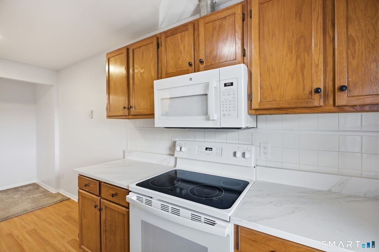 120 Columbus Pl #19 - Photo 7 of 15