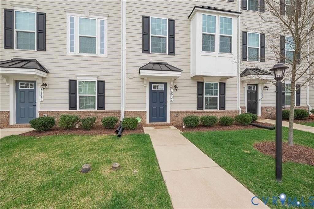 10221 Wenden Way - Photo 2 of 31