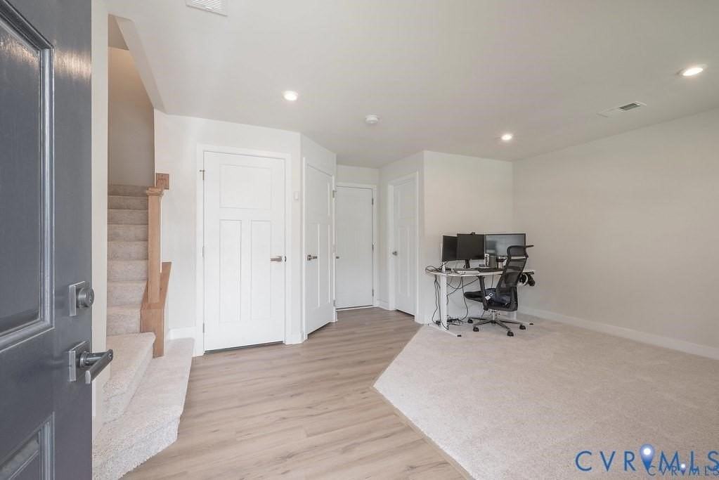 10221 Wenden Way - Photo 5 of 31