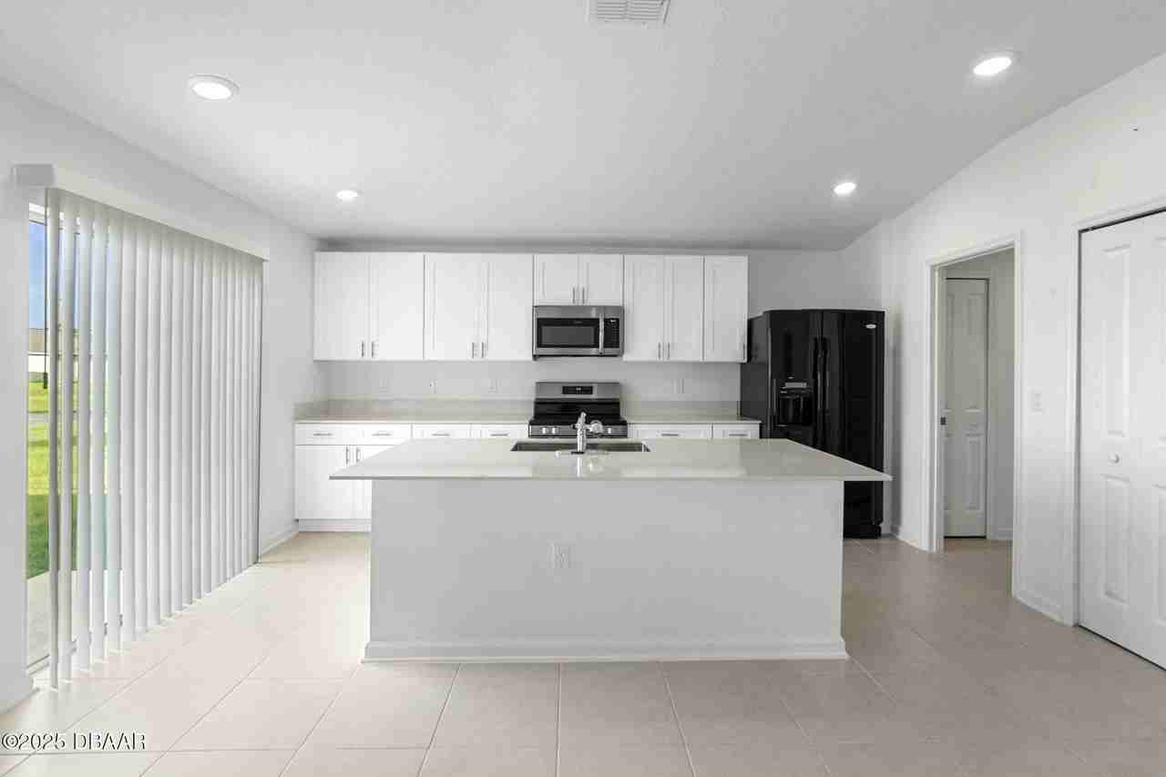 1278 Belle Isle Ln - Photo 7 of 29