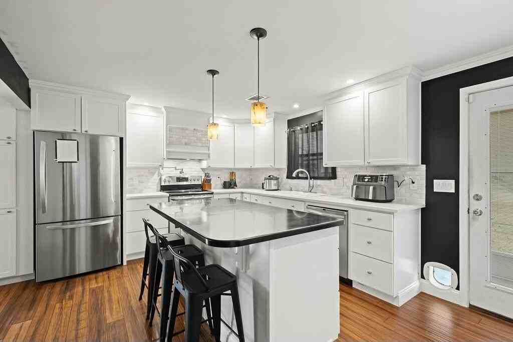 440 Muskegon Ave - Photo 6 of 40