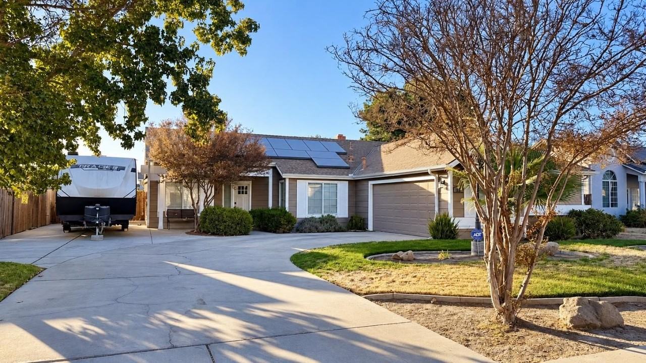 3166 Holly Ct - Photo 2 of 17