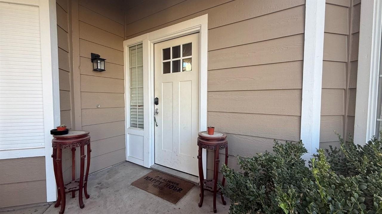 3166 Holly Ct - Photo 6 of 17