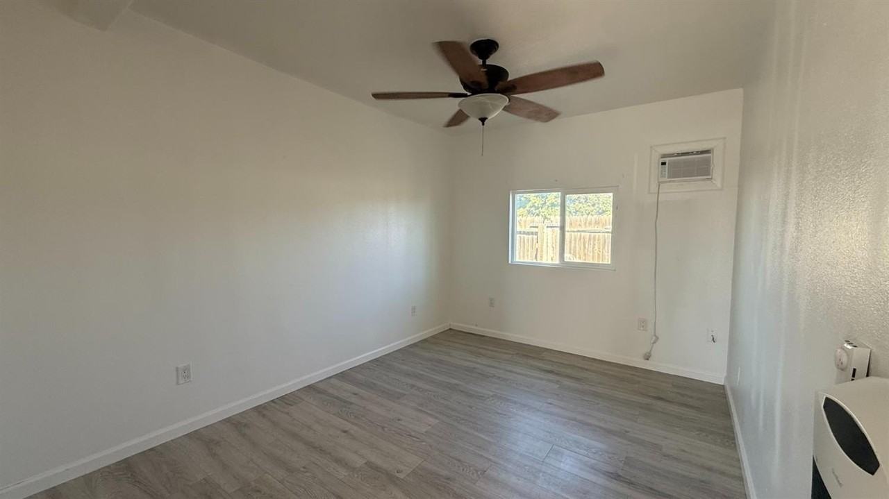 2145 Dairy Ave - Photo 5 of 9