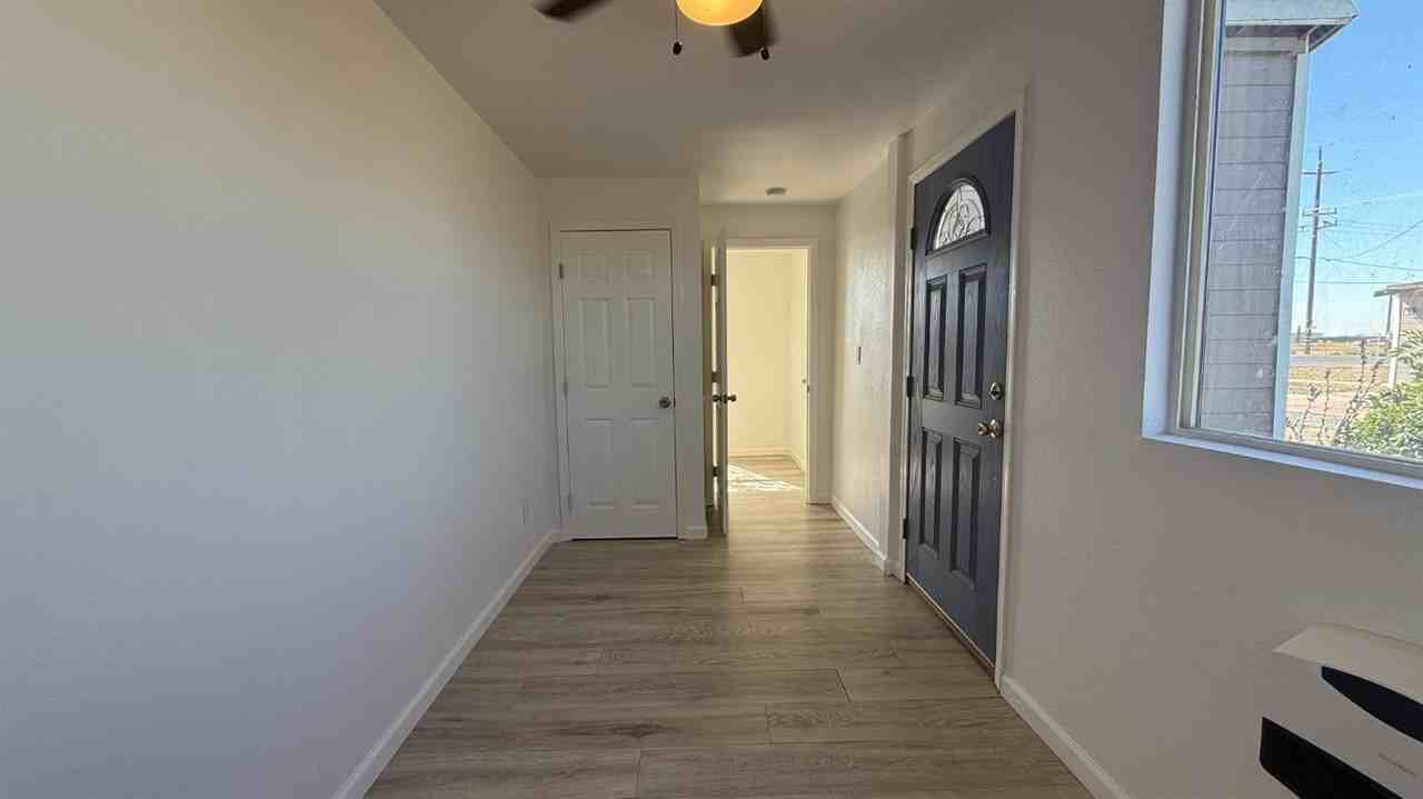 2145 Dairy Ave - Photo 7 of 9