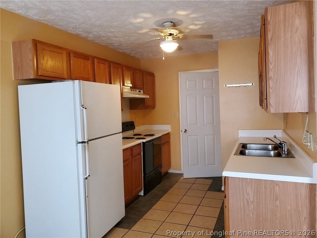 144 Hawksworth Pl - Photo 2 of 10