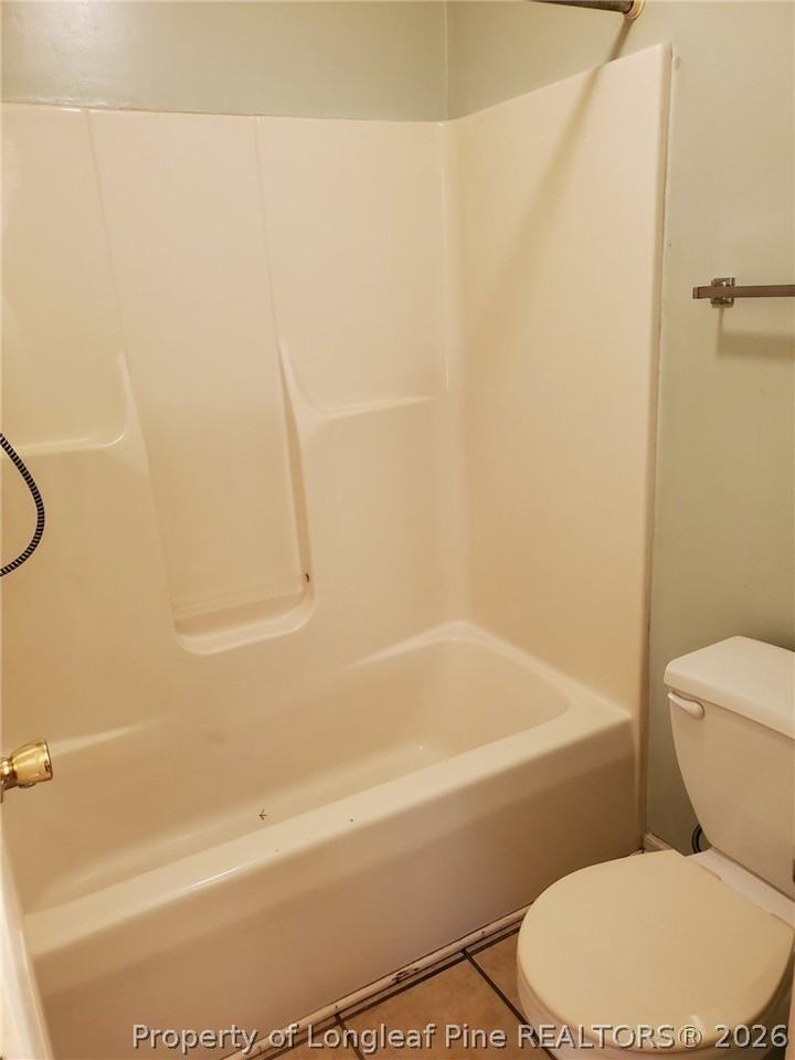 144 Hawksworth Pl - Photo 6 of 10