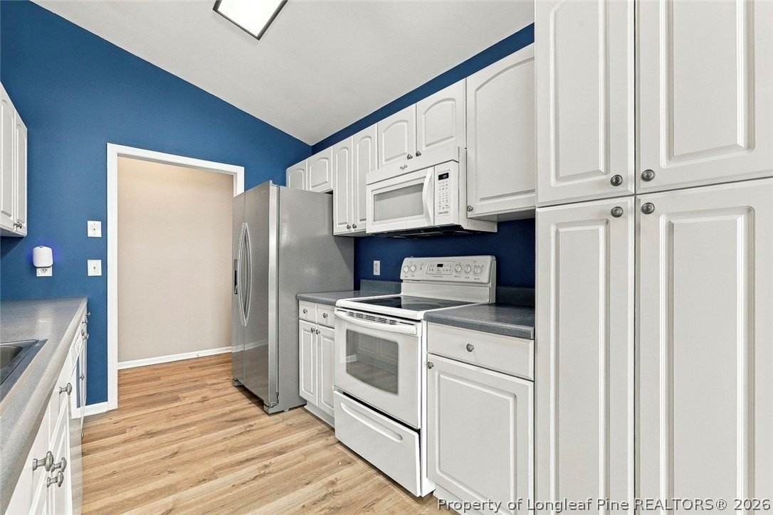 3186 Henley Rd - Photo 6 of 44
