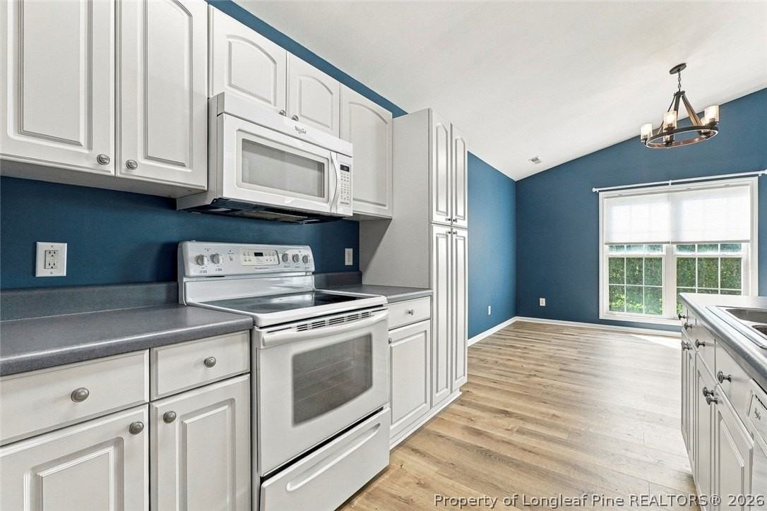 3186 Henley Rd - Photo 7 of 44