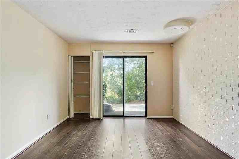 76 Sandalwood Cir - Photo 3 of 19