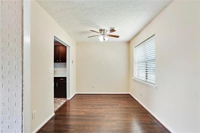 76 Sandalwood Cir - Photo 6 of 19