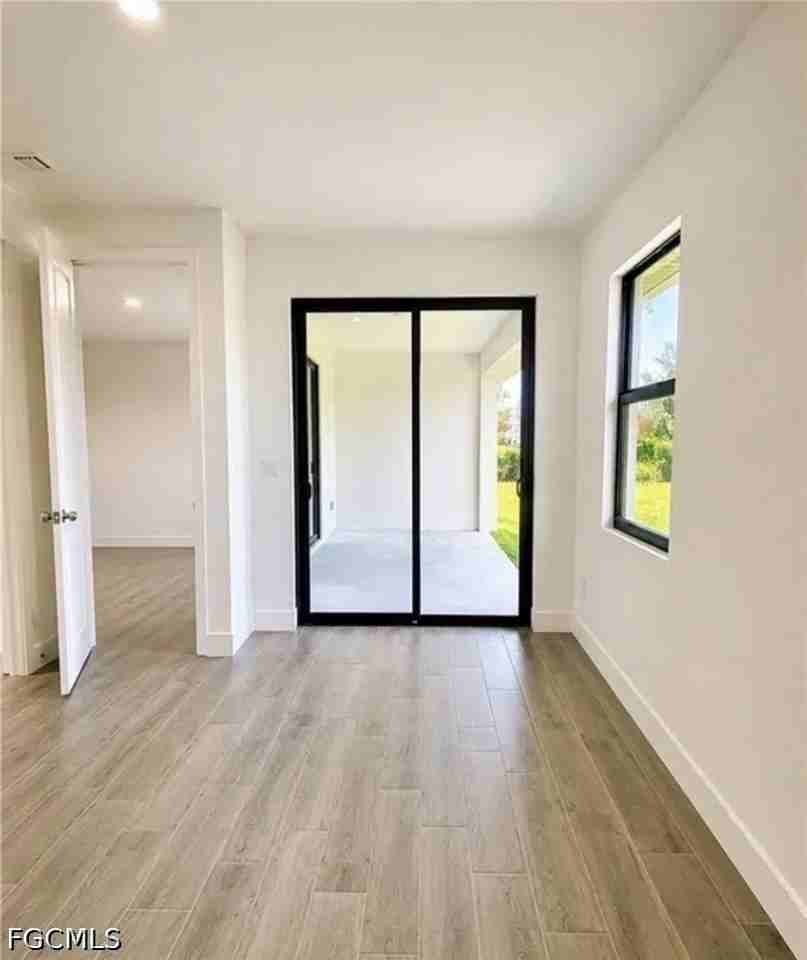 5425/5427 Centennial Boulevard - Photo 5 of 7
