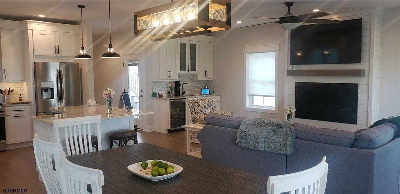 12 N Monroe Ave - Photo 2 of 25