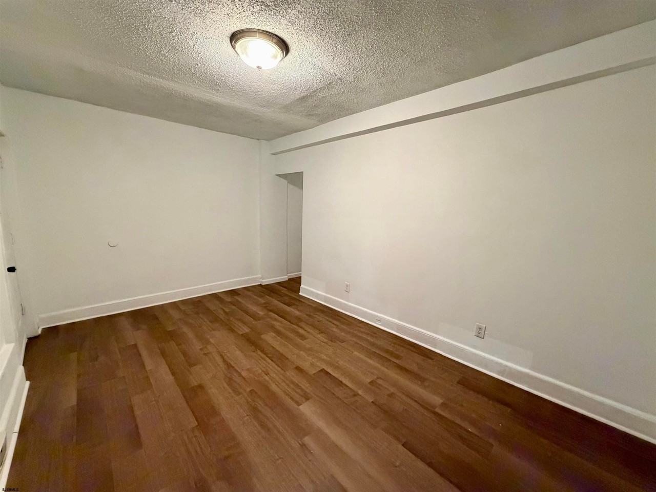 37 N Massachusetts Ave - Photo 2 of 15
