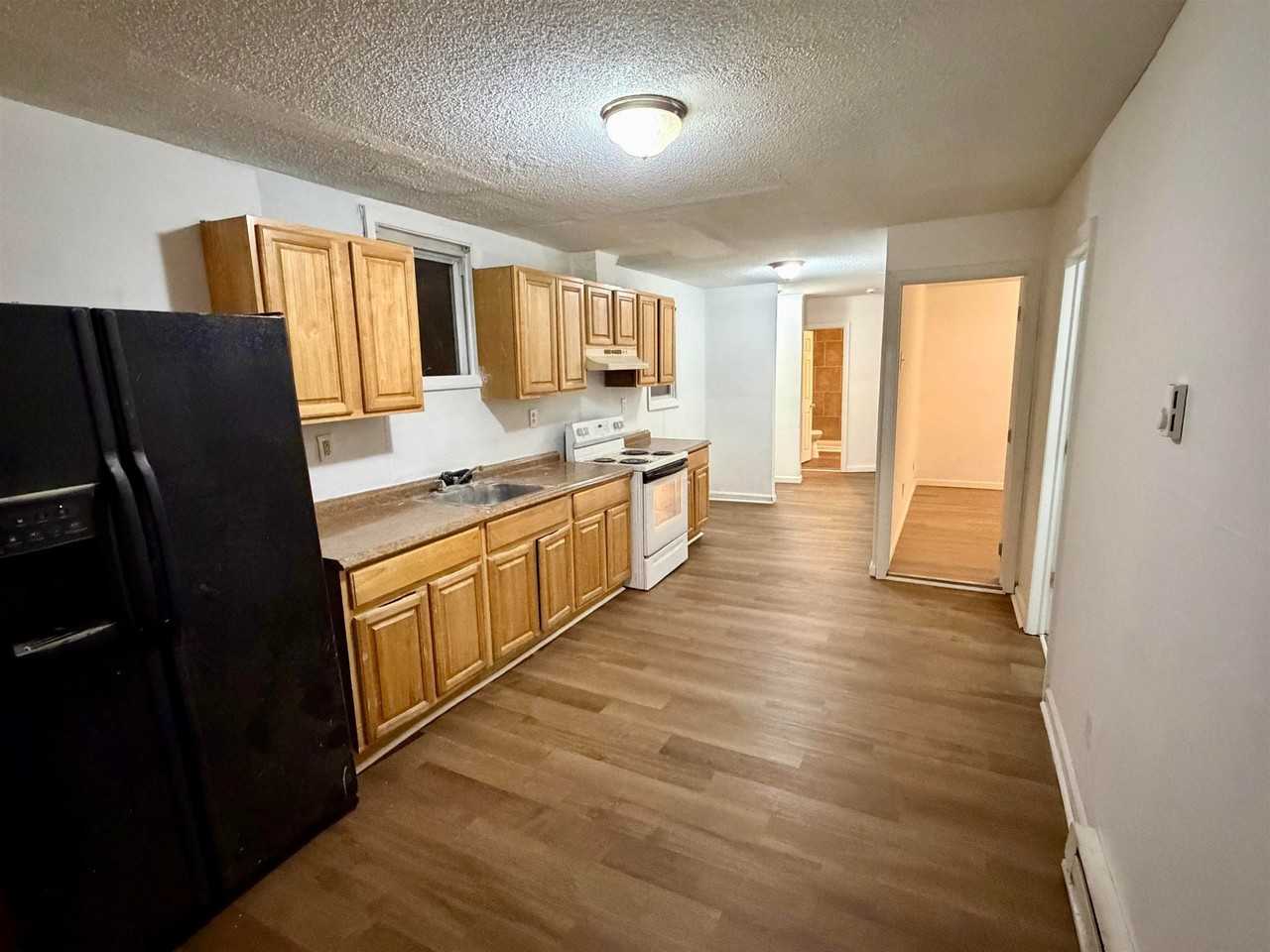 37 N Massachusetts Ave - Photo 3 of 15